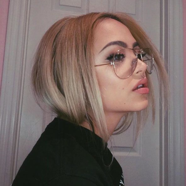 Kính aviator với gọng mảnh