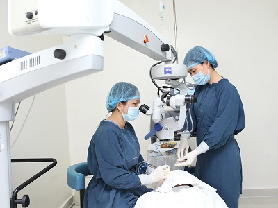 4 phương pháp điều trị tật khúc xạ