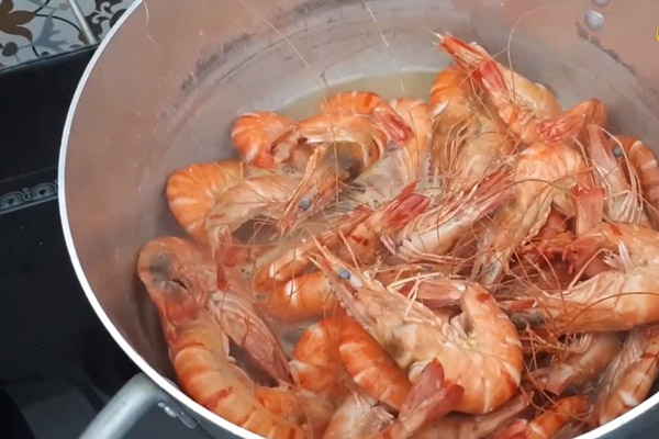 Cách làm tôm khô sấy đơn giản 2