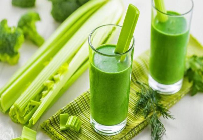 Nước ép giảm cân màu xanh