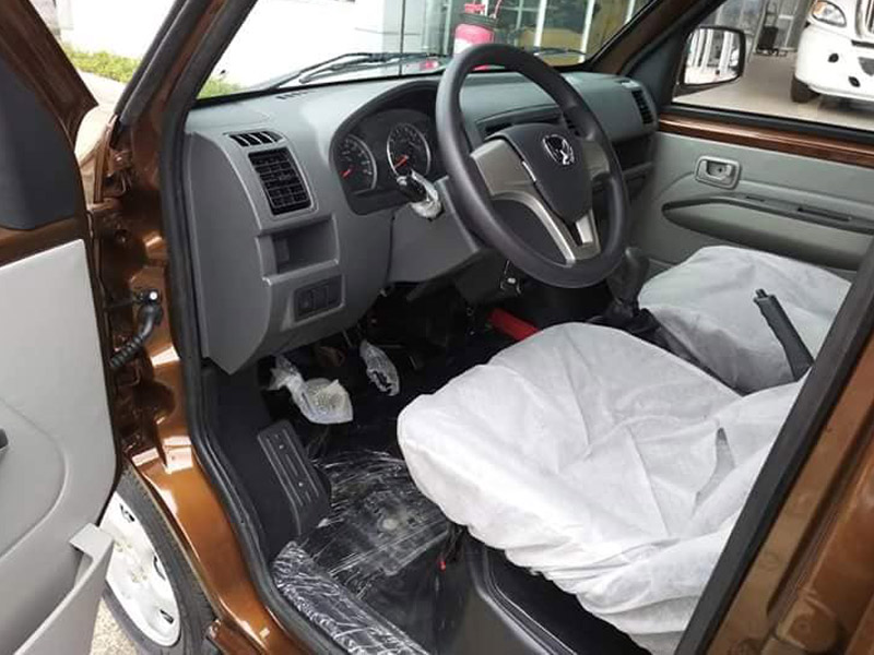 Đẹp như xe du lịch. Khoảng cách cabin rộng. Tạo cảm giác thỏa mái khi ngồi lái trên quãng đường dài.