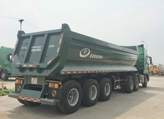 Bán xe đầu kéo Howo chạy móc ben Doosung cực kỳ đẹp 3