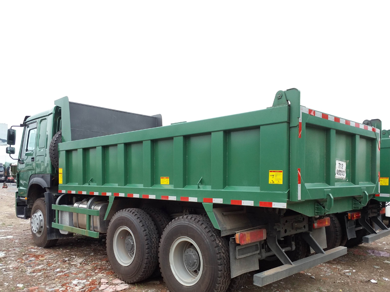 Giới thiệu xe tải ben 3 chân Howo cấu hình vượt trội thách thức mọi giới hạn 2