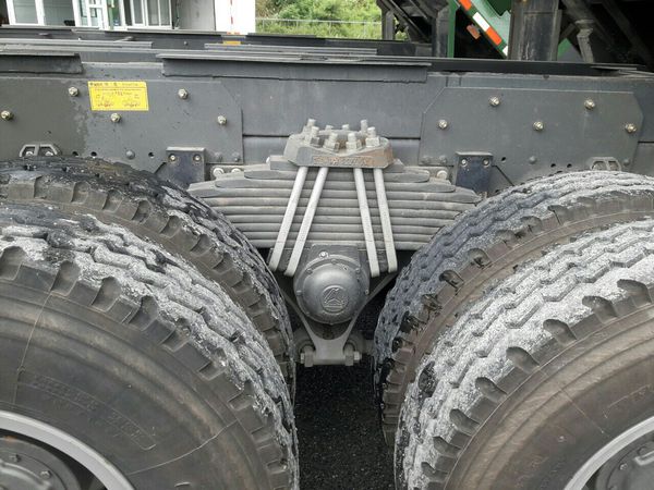 Xe ben Howo 4 chân thùng đúc 6.4m 4