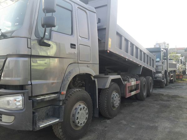 CƠ BẢN XE BEN HOWO 4 CHÂN THÙNG VUÔNG  2