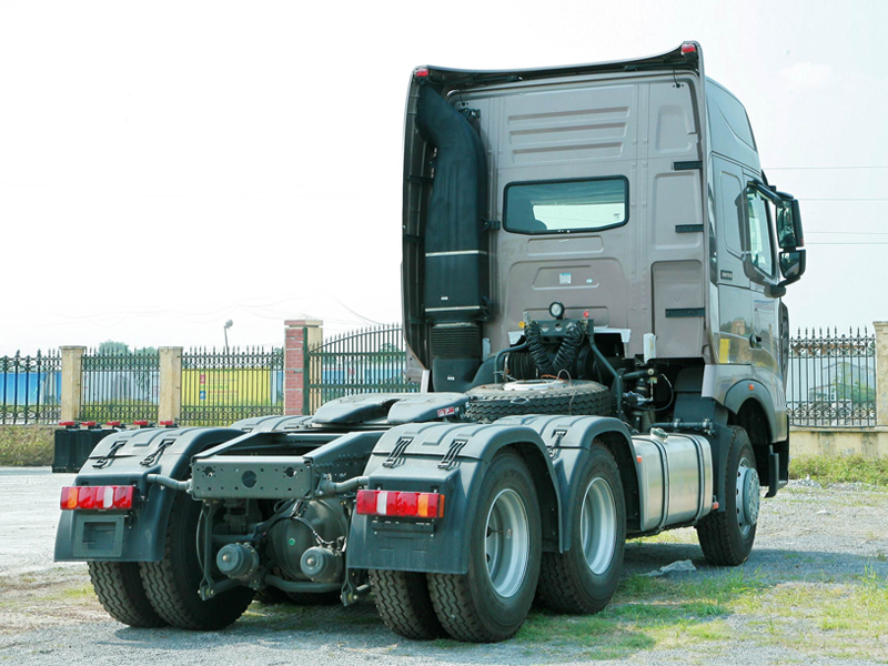 Xe đầu kéo Howo A7 - 420HP 1