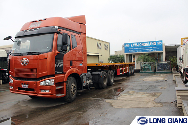 Xe đầu kéo 380HP Faw