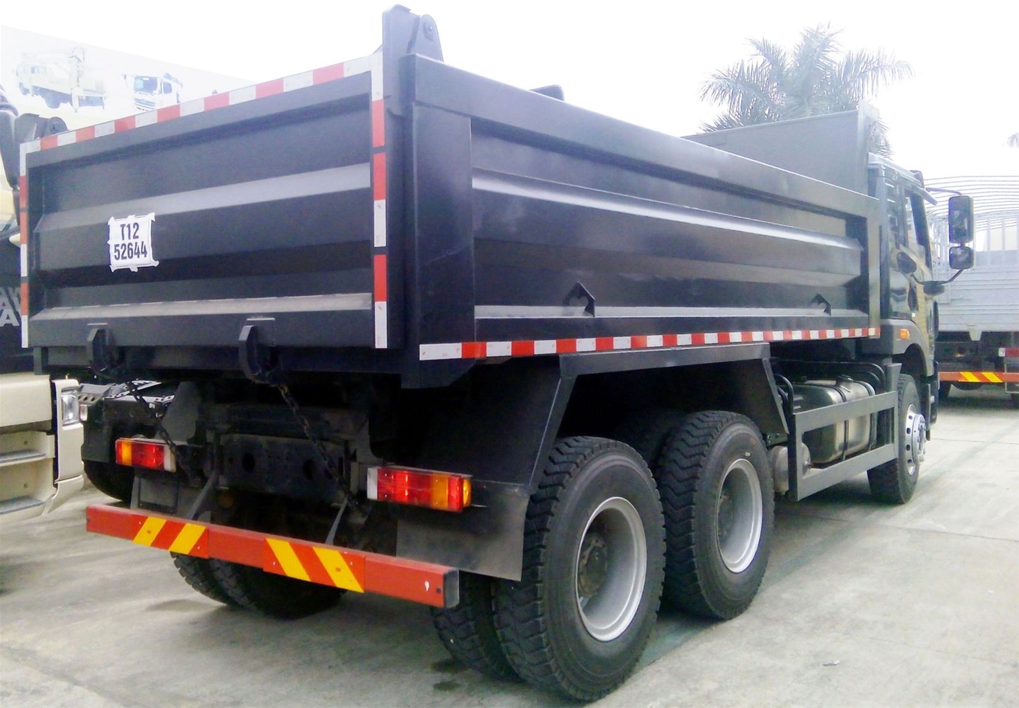 Xe ben 3 chân Faw - kiểu dáng ngọn nhẹ - tiết kiệm nhiên liệu tối đa