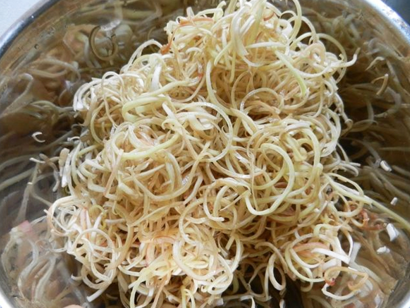 Cách làm nộm hoa chuối tôm thịt thơm ngon 2