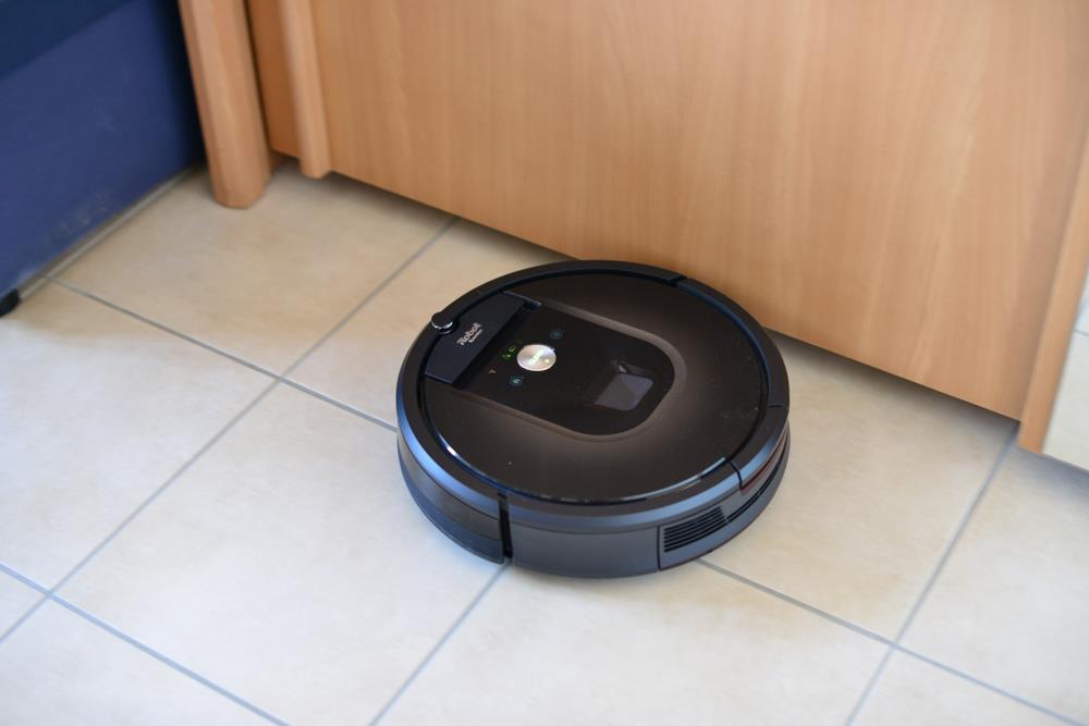Làm thế nào robot hút bụi có thể tự tìm đường và dọn sạch từng ngóc ngách trong nhà?