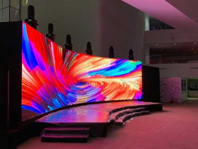 Thi công màn hình Led uốn cong