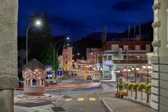 Cột đèn cao áp liền cần giải pháp cho khu đô thị mới