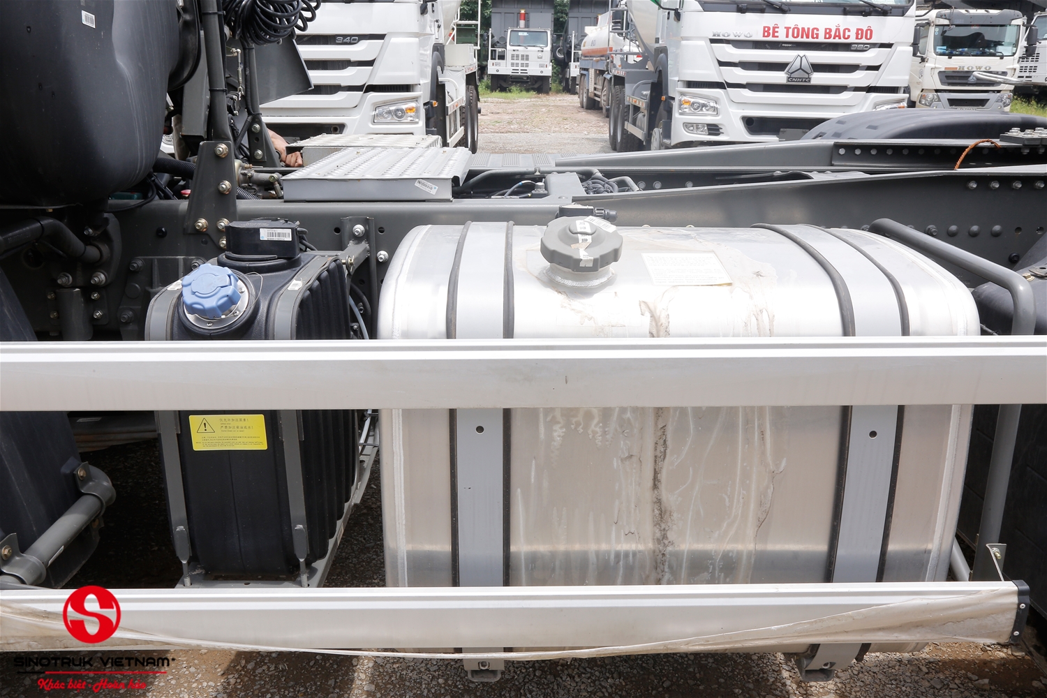 Xe đầu kéo Howo a7 420HP bình dầu nhôm