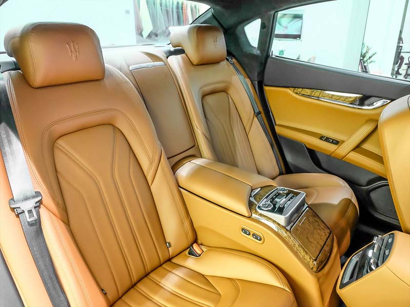 Gói "cá nhân hóa" hàng ghế sau của Maserati Quattroporte GranLusso