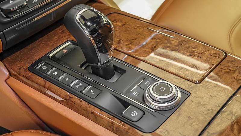 Gói "cá nhân hóa" hàng ghế sau của Maserati Quattroporte GranLusso