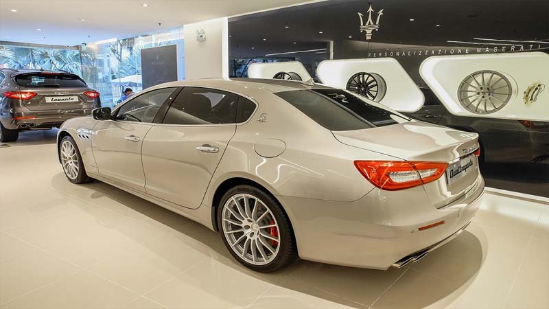 Gói "cá nhân hóa" hàng ghế sau của Maserati Quattroporte GranLusso