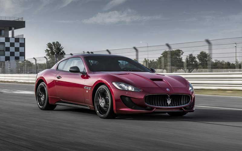 Maserati GranTurismo được nâng cấp, Ghibli GranLusso có công nghệ tự lái