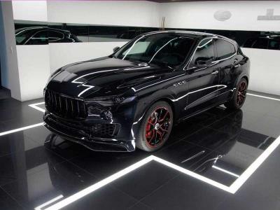 Maserati Levante đồ sộ hơn khi qua tay Startech