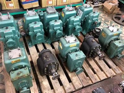 Máy bơm nước cho xe phun nước rửa đường 6
