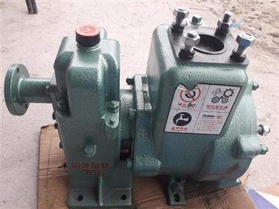 Máy bơm nước cho xe phun nước rửa đường 10