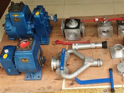 Thiết bị phun nước rửa đường giá rẻ 2