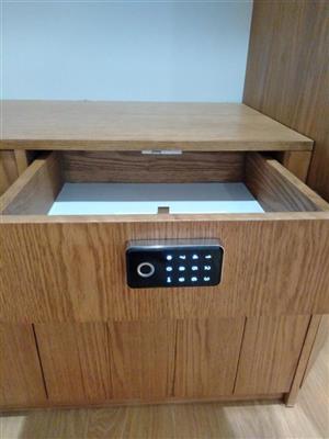 Công trình lắp khóa tủ điện tử thông minh O’Lok C303 vào các hộp ngăn kéo tại số 52 Hoàng Cầu 3