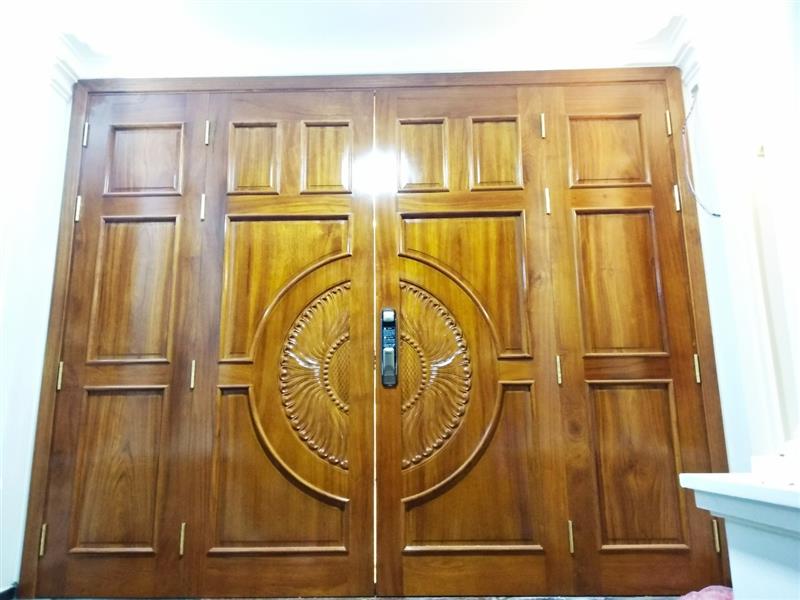 Nên lắp khóa cửa vân tay nào cho Biệt Thự?