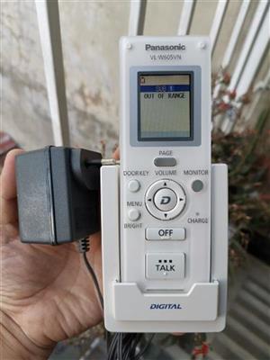 man hinh phu khong day panasonic vl w605vn 3 92974