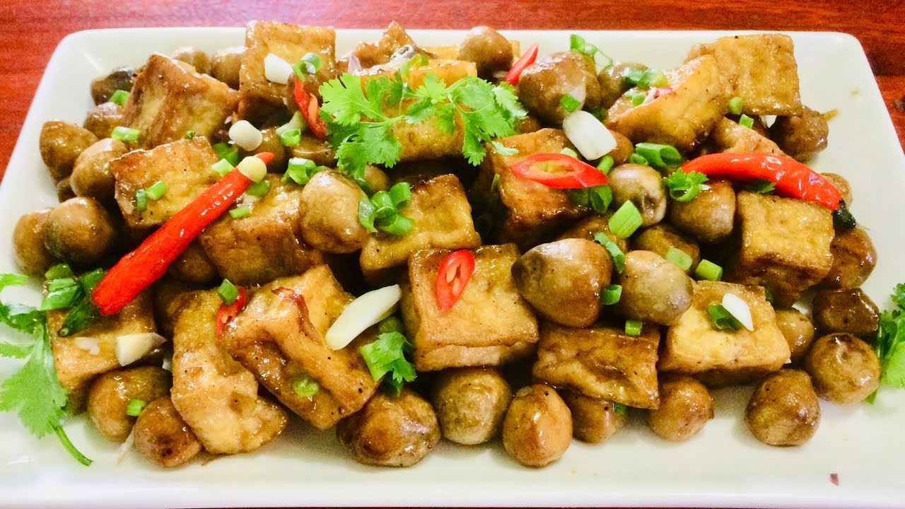 Đậu hũ cay sốt nấm món chay ngon với cơm nóng