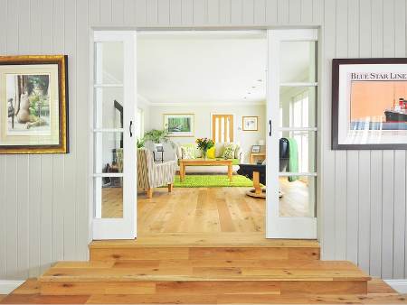 What accessories are best when laying flooring?