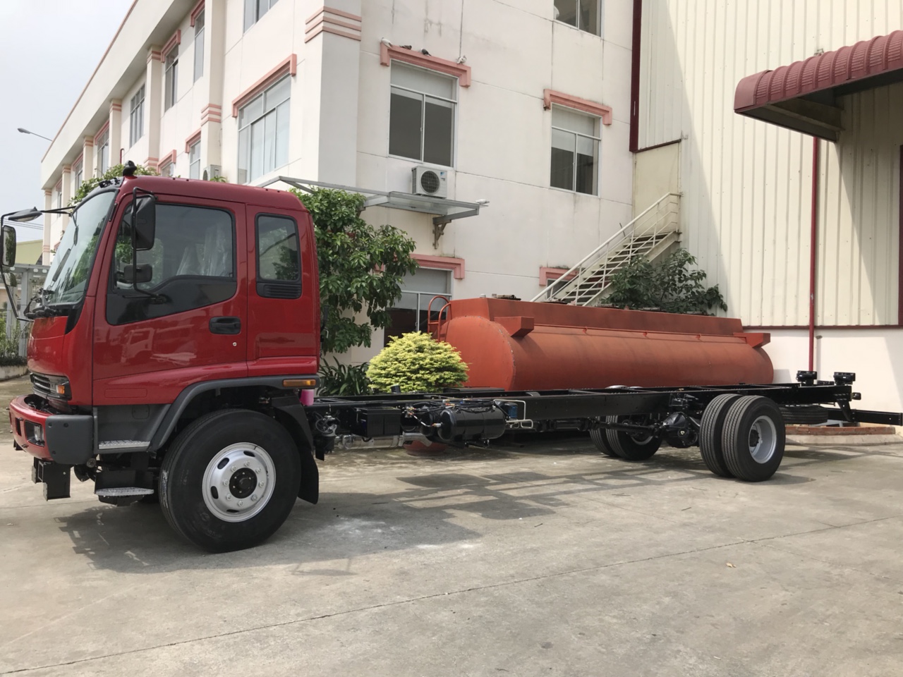 Xe tải 7 tấn thùng siêu dài 9.5m Vĩnh Phát Isuzu FT160SL 1