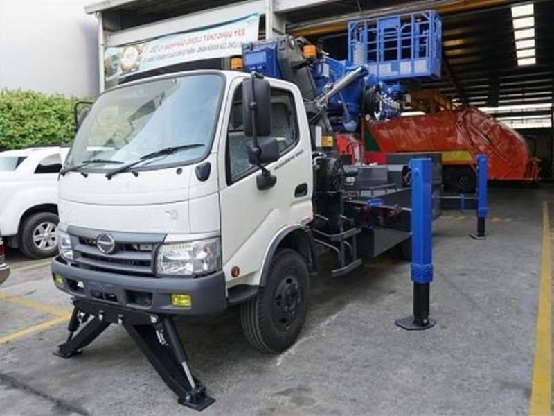 Xe thang nâng người 24m Hino XZU342 cần thủy lực Dasan CT-240S