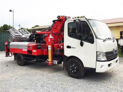 Xe nâng người làm việc trên cao 23m Hino XZU720L cần thủy lực Atom230