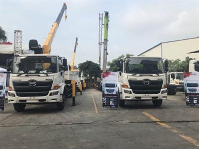 Xe tải Hino 3 chân FL8JT7A gắn cẩu Soosan 7 tấn 6 đốt SCS746