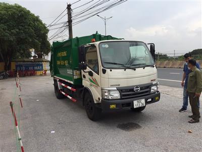 nhìn từ bên trái xe hino 6 khối