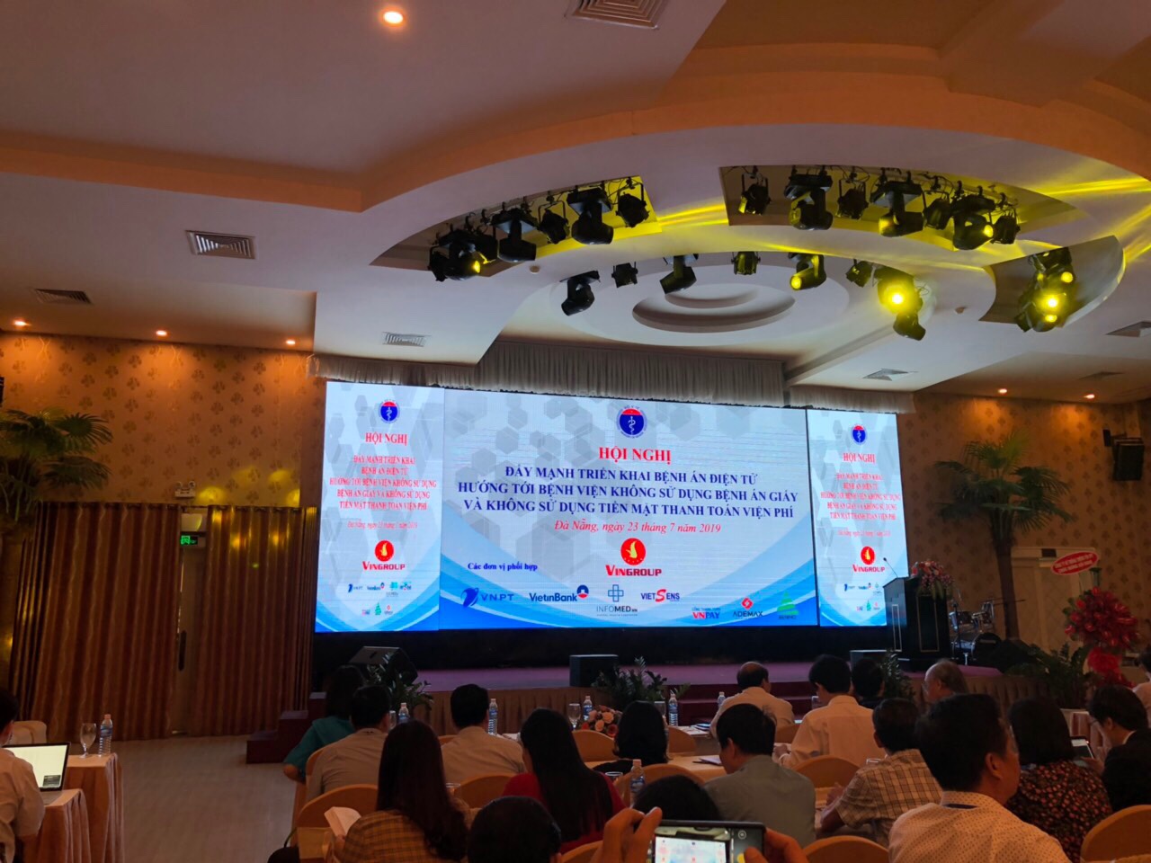 Nơi cung cấp đèn led - màn hình led chính hãng 2