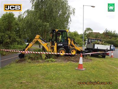 Xe xúc đào liên hợp JCB