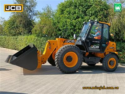 Xe nâng đa năng Telehandler JCB