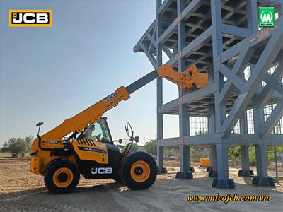 Xe nâng đa năng Telehandler JCB